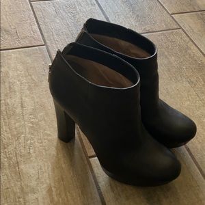 Michael Kors Booties, size 8